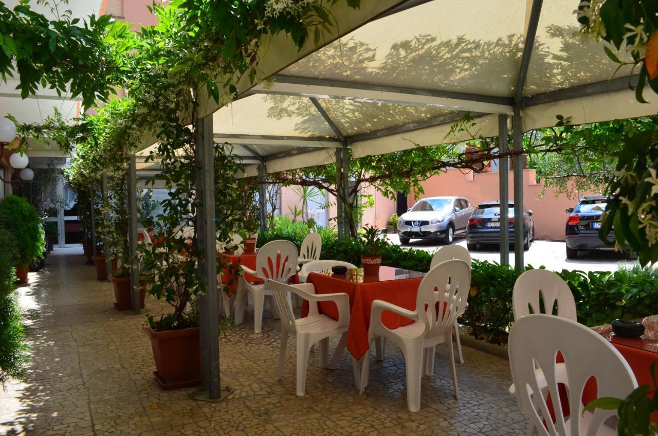 Hotel I Due Gabbiani Citr 9006 Marina dʼMarina dʼAndora Dış mekan fotoğraf
