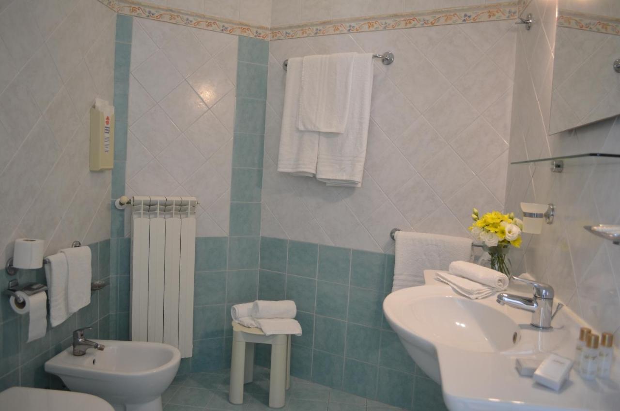 Hotel I Due Gabbiani Citr 9006 Marina dʼMarina dʼAndora Dış mekan fotoğraf